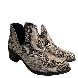 Blondo Eliza Black Gray Snakeskin Leather Waterproof Ankle Booties Size 6.5M